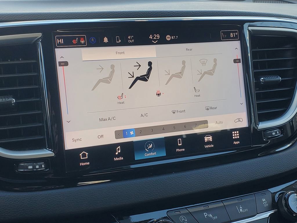 Used 2024 Chrysler Pacifica Touring-L image 24