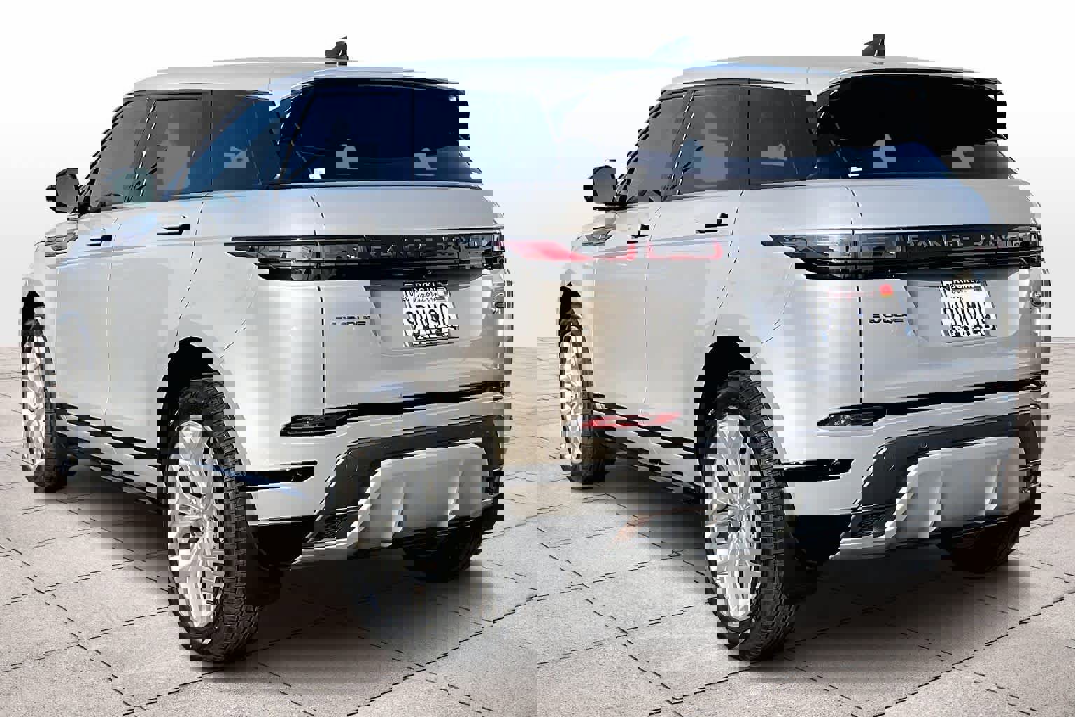 Used 2023 Land Rover Range Rover Evoque R-Dynamic SE image 15