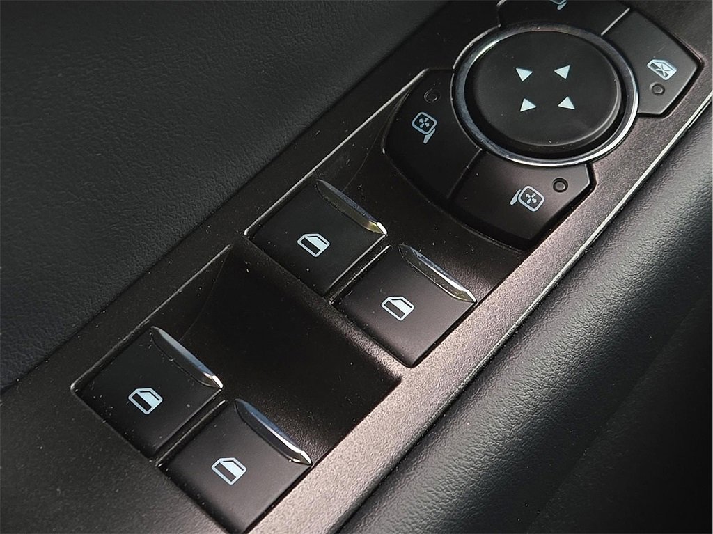Used 2025 Ford Explorer ST image 17