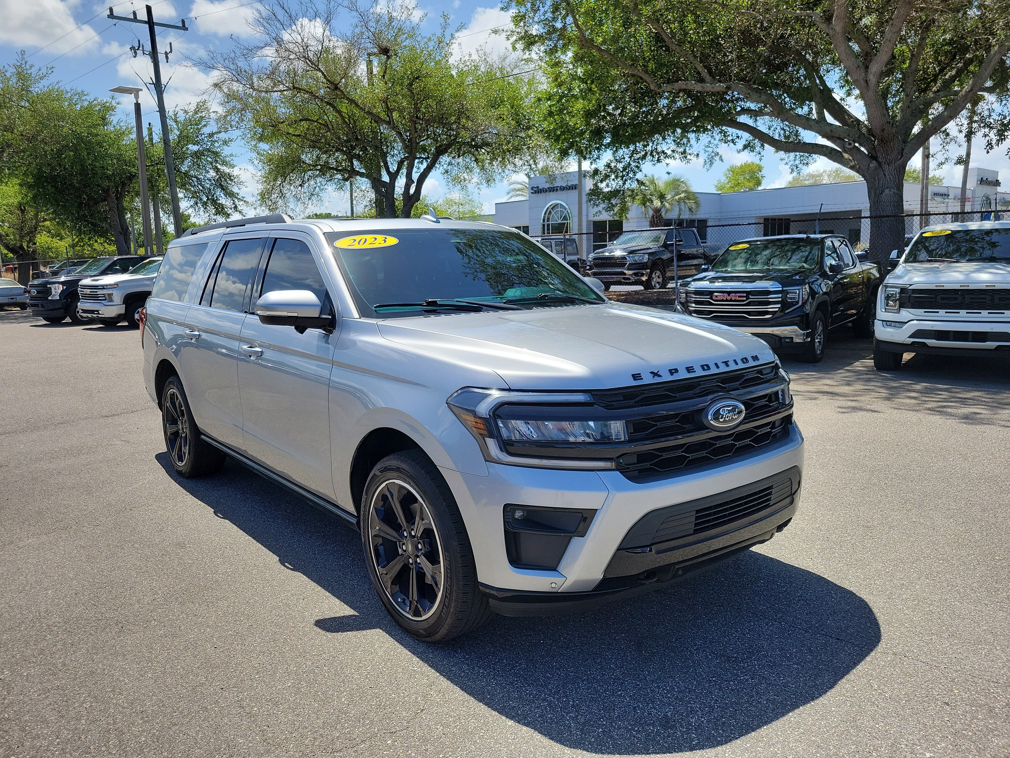 Used 2023 Ford Expedition Max Limited image 4