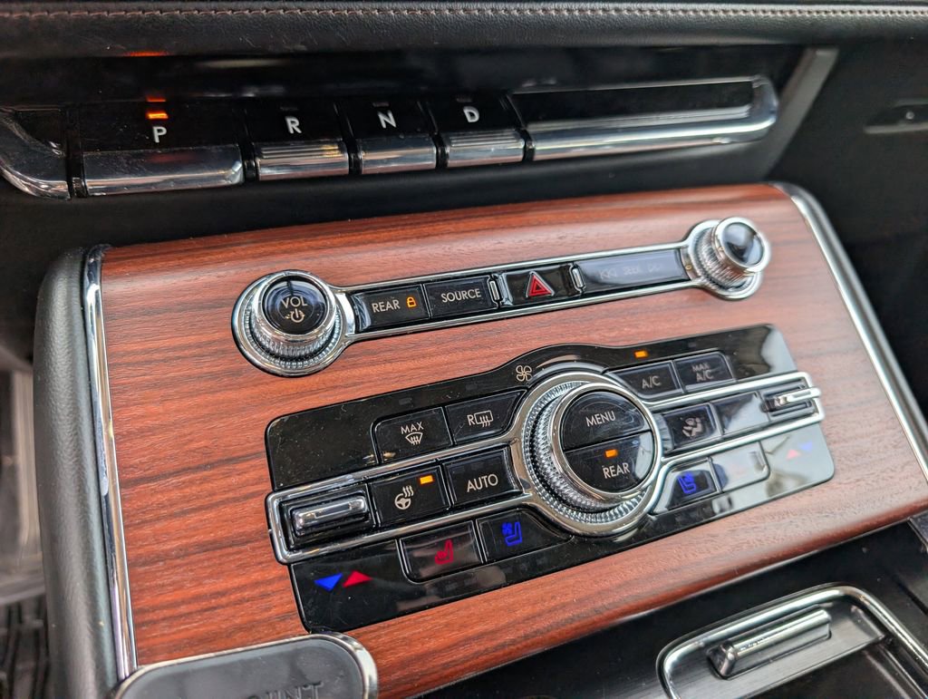 Used 2023 Lincoln Aviator Reserve w/ Equipment Group 201A AWD/4WD image 30