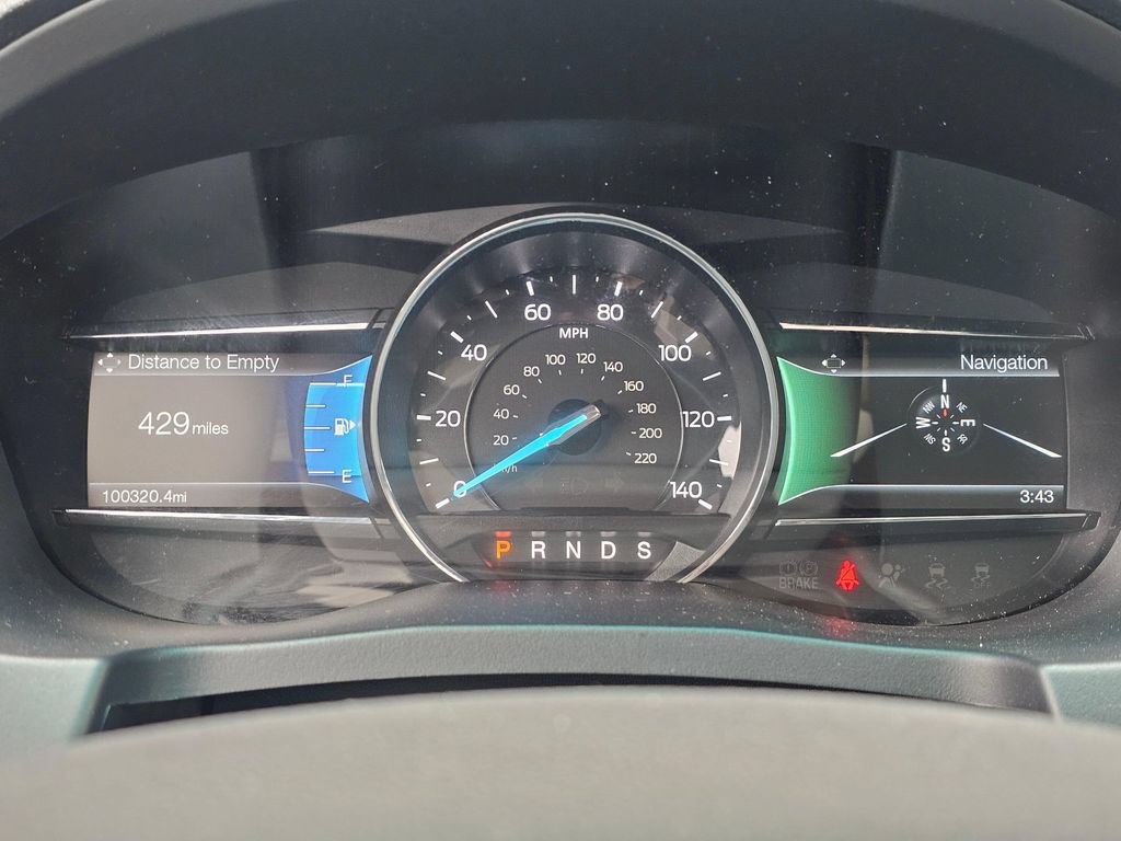 Used 2016 Ford Explorer XLT w/ Equipment Group 202A AWD/4WD image 31