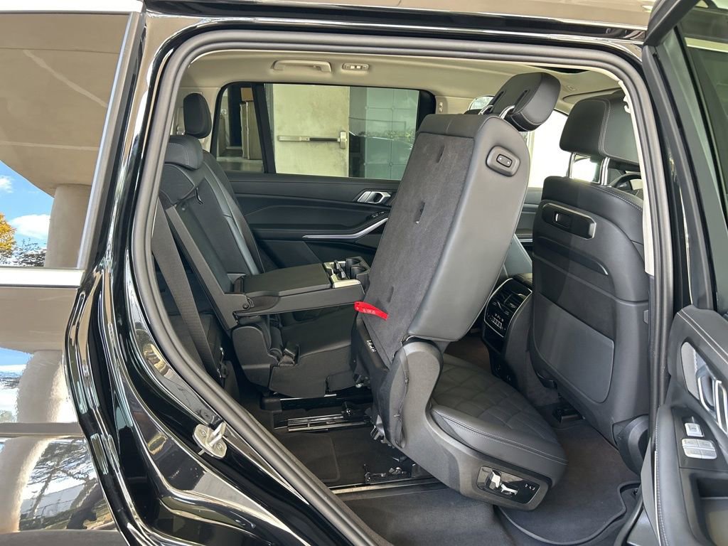 Used 2025 BMW X7 xDrive40i image 38