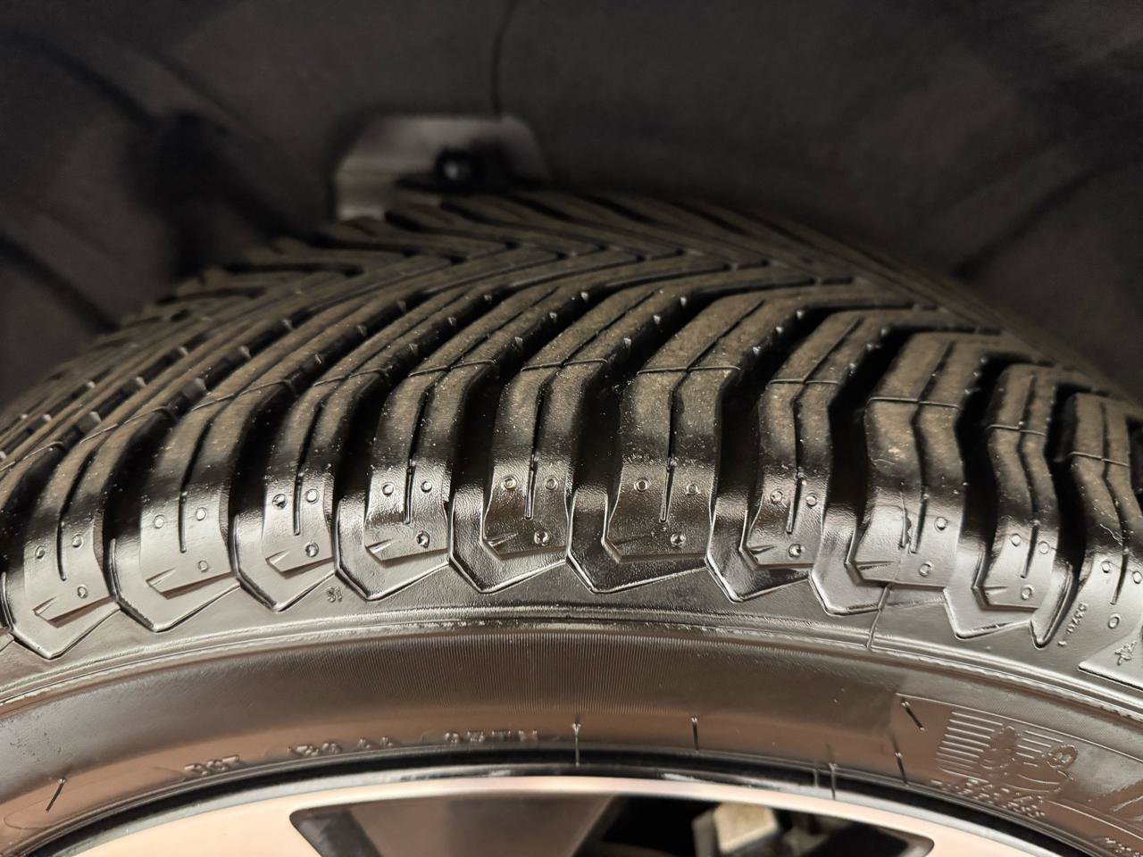 Used 2023 Volvo XC60 T8 Plus w/ Climate Package image 47