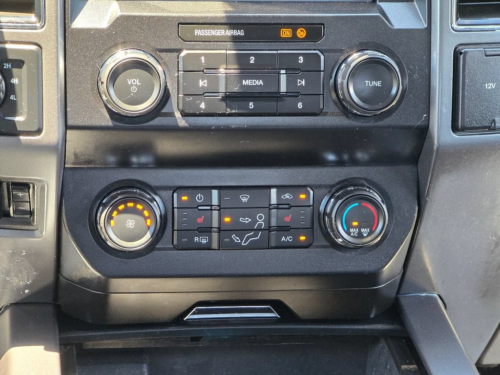 Used 2022 Ford F250 XLT w/ XLT Premium Package AWD/4WD image 18