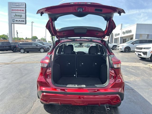 Used 2024 Nissan Kicks SR w/ Interior Electronics Package FWD image 6