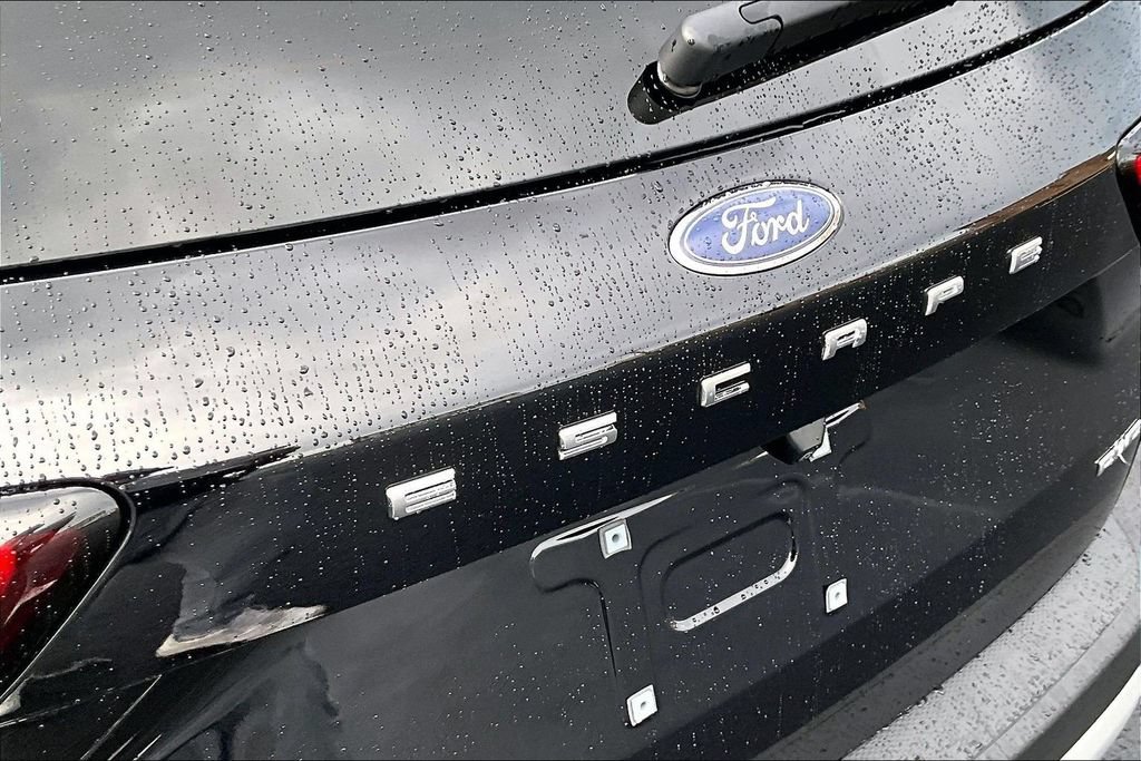 Used 2024 Ford Escape Platinum w/ Premium Technology Package AWD/4WD image 8