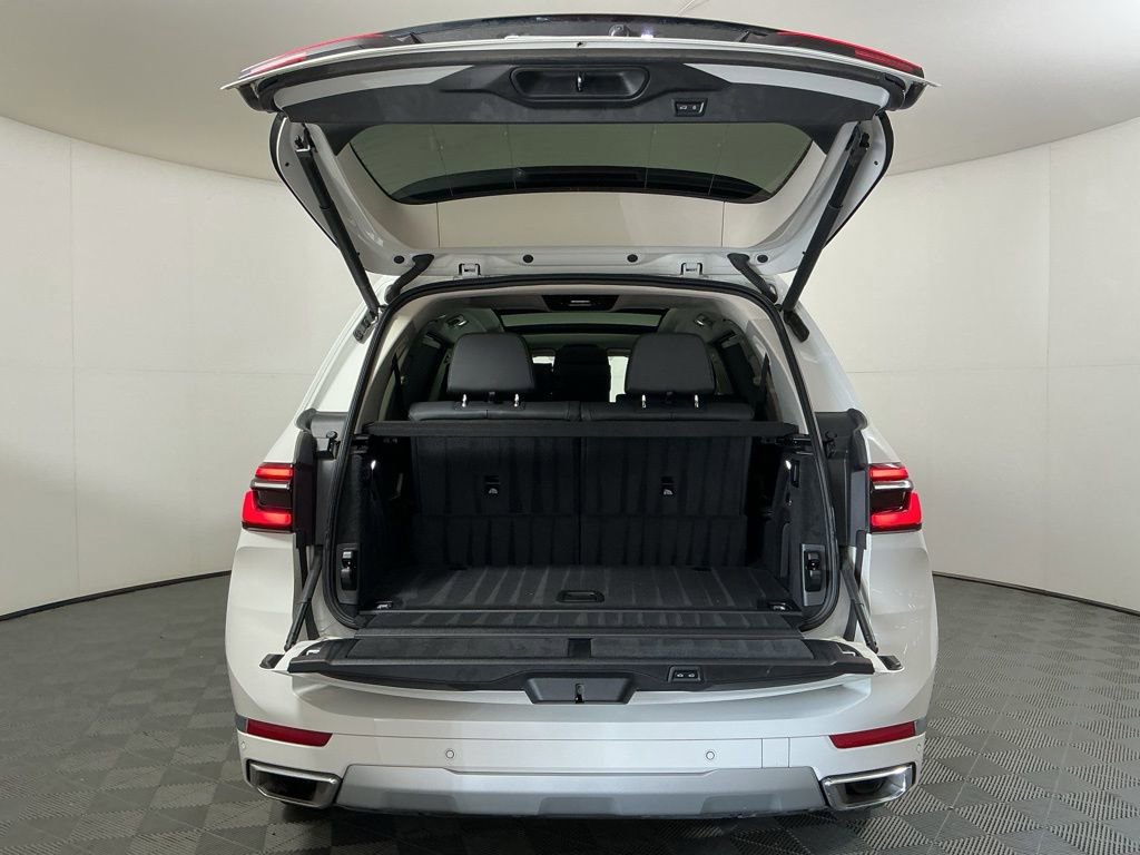 Certified 2025 BMW X7 xDrive40i w/ Premium Package image 30