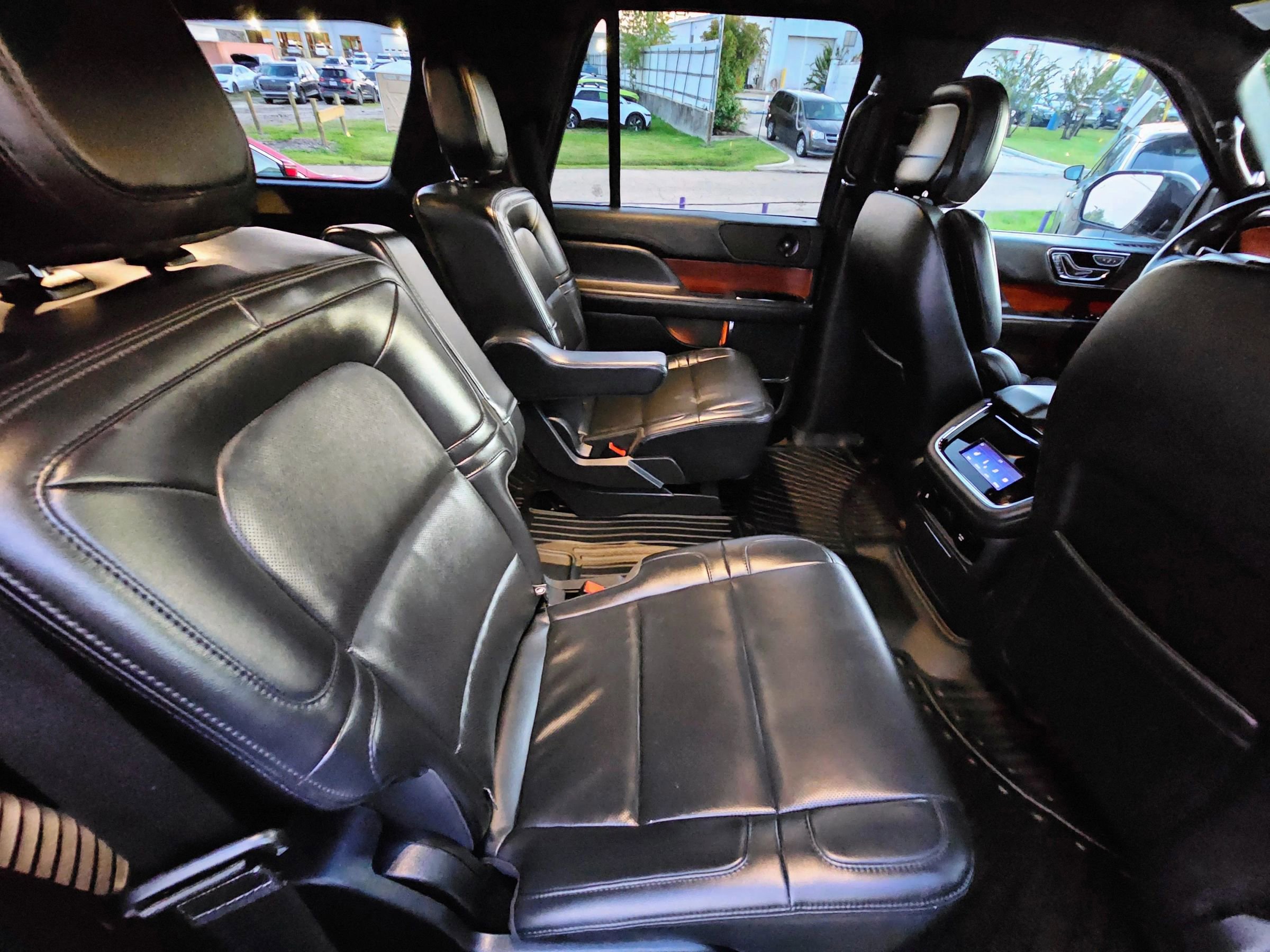 Used 2023 Lincoln Navigator 2WD image 11