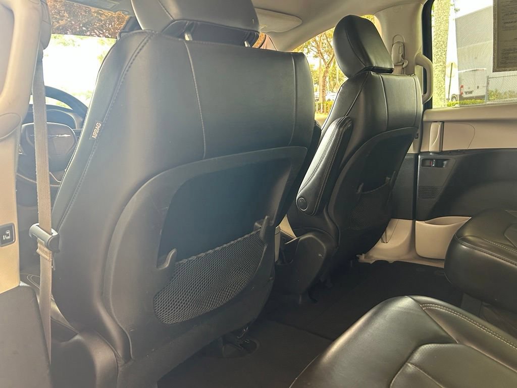 Used 2021 Chrysler Voyager Lxi FWD image 35