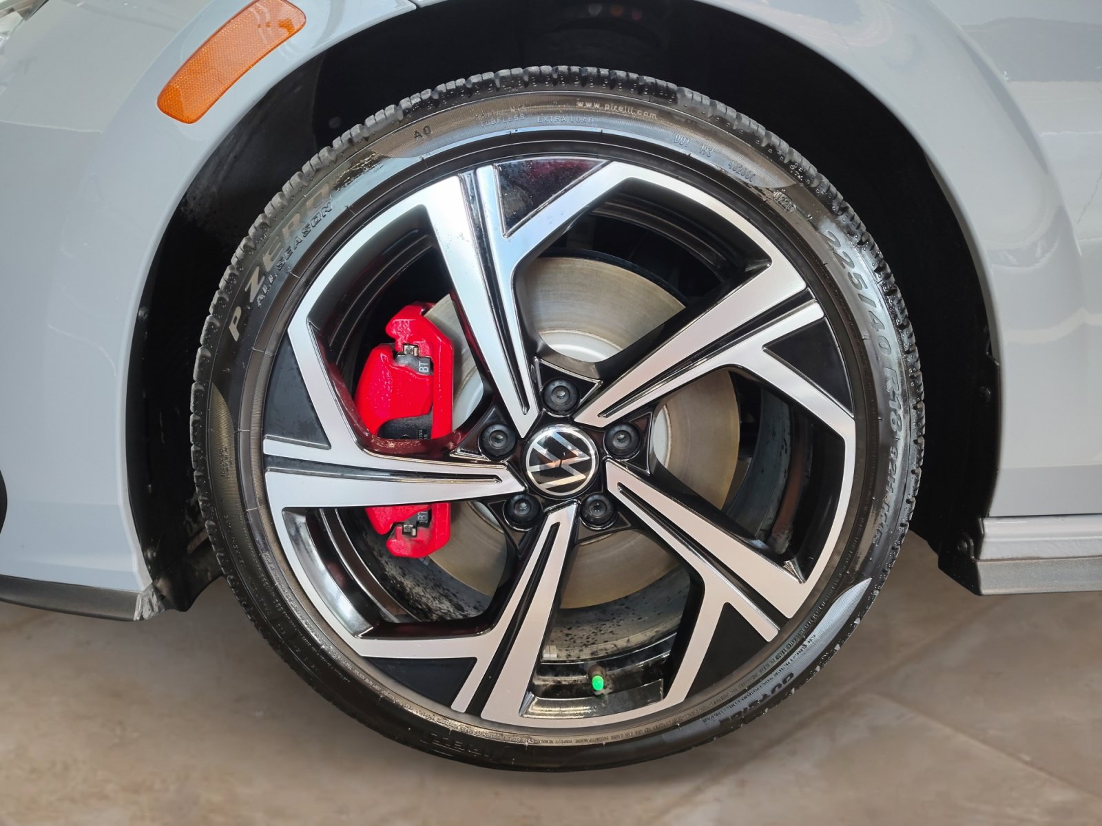 Used 2026 Volkswagen GTI SE FWD image 31