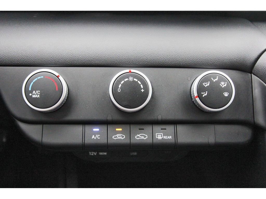 Certified 2025 Hyundai Elantra SE FWD image 27