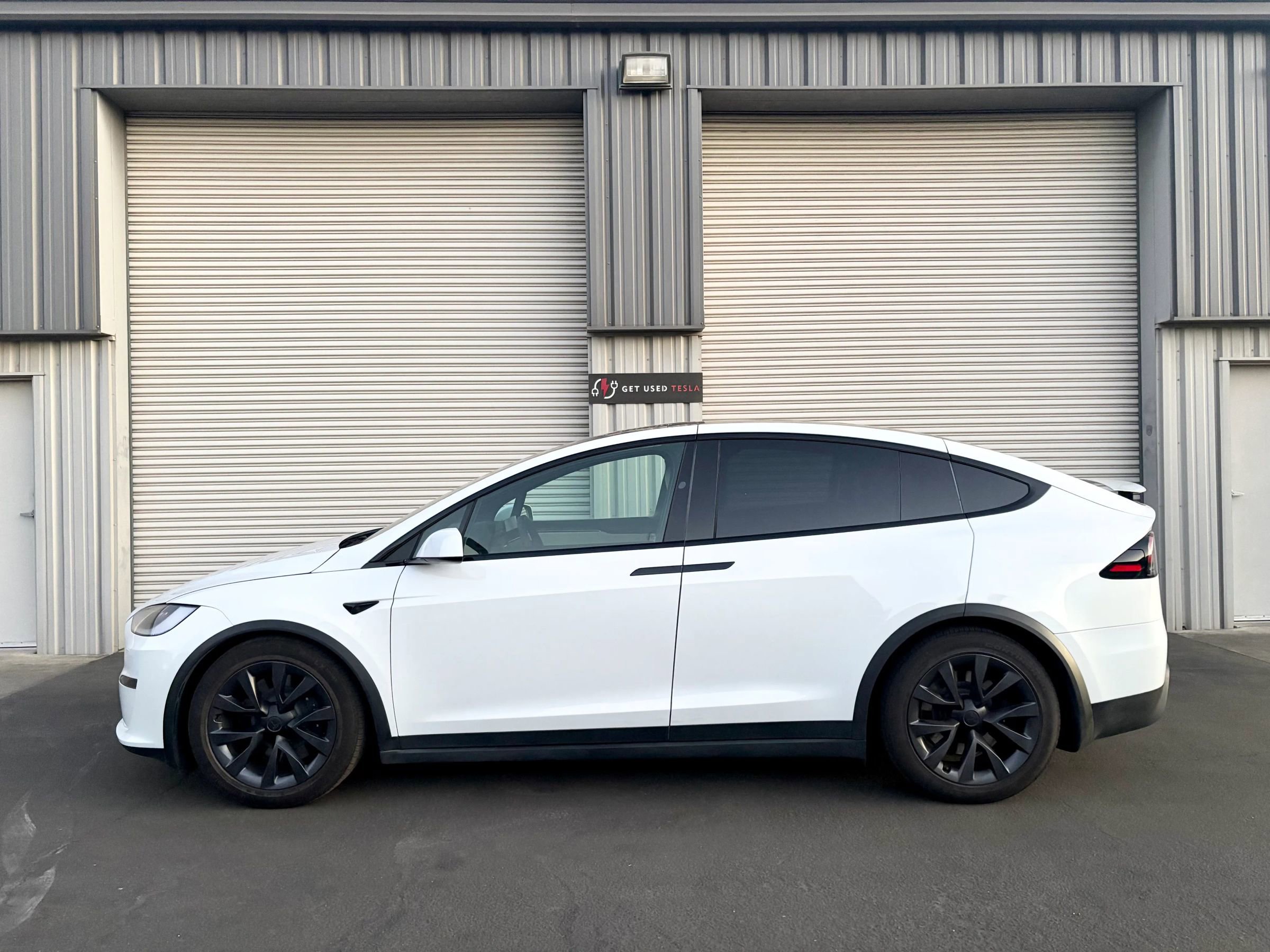 Used 2024 Tesla Model X image 3