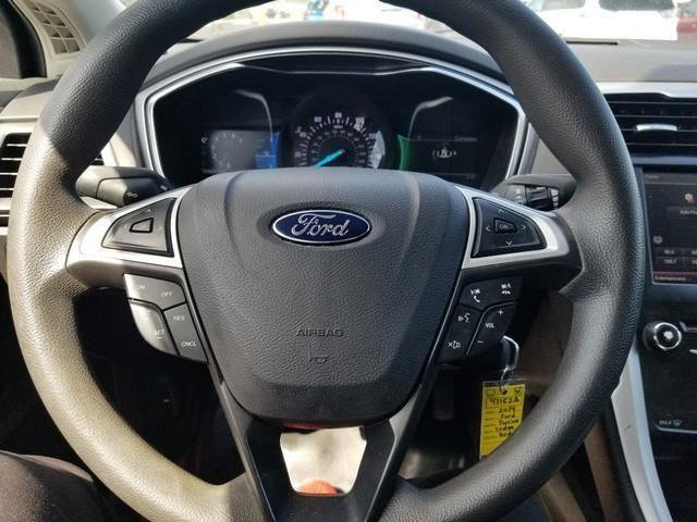 Used 2014 Ford Fusion SE image 23