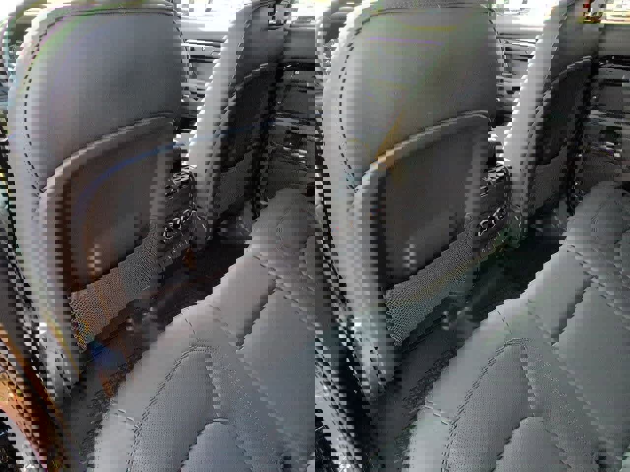 New 2026 Land Rover Defender 110 X-Dynamic SE image 18