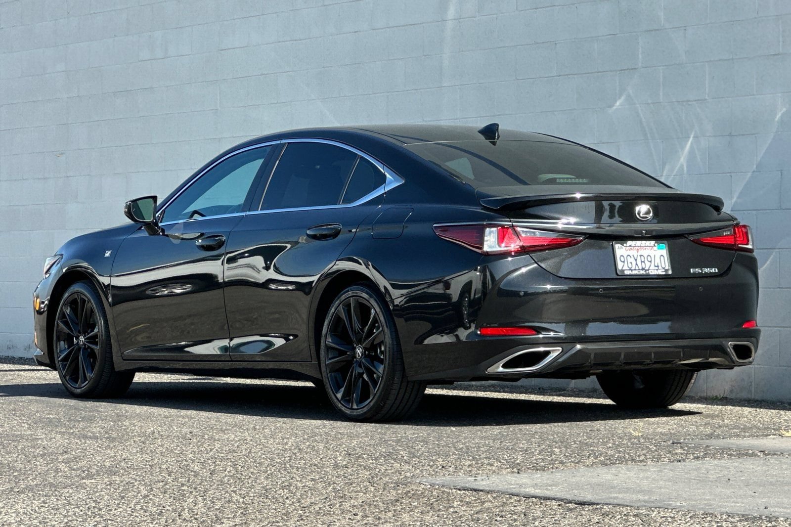 Used 2023 Lexus ES 350 F Sport w/ Accessory Package (Z2) FWD image 6