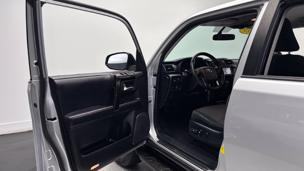 Used 2019 Toyota 4Runner TRD Off-Road AWD/4WD image 15