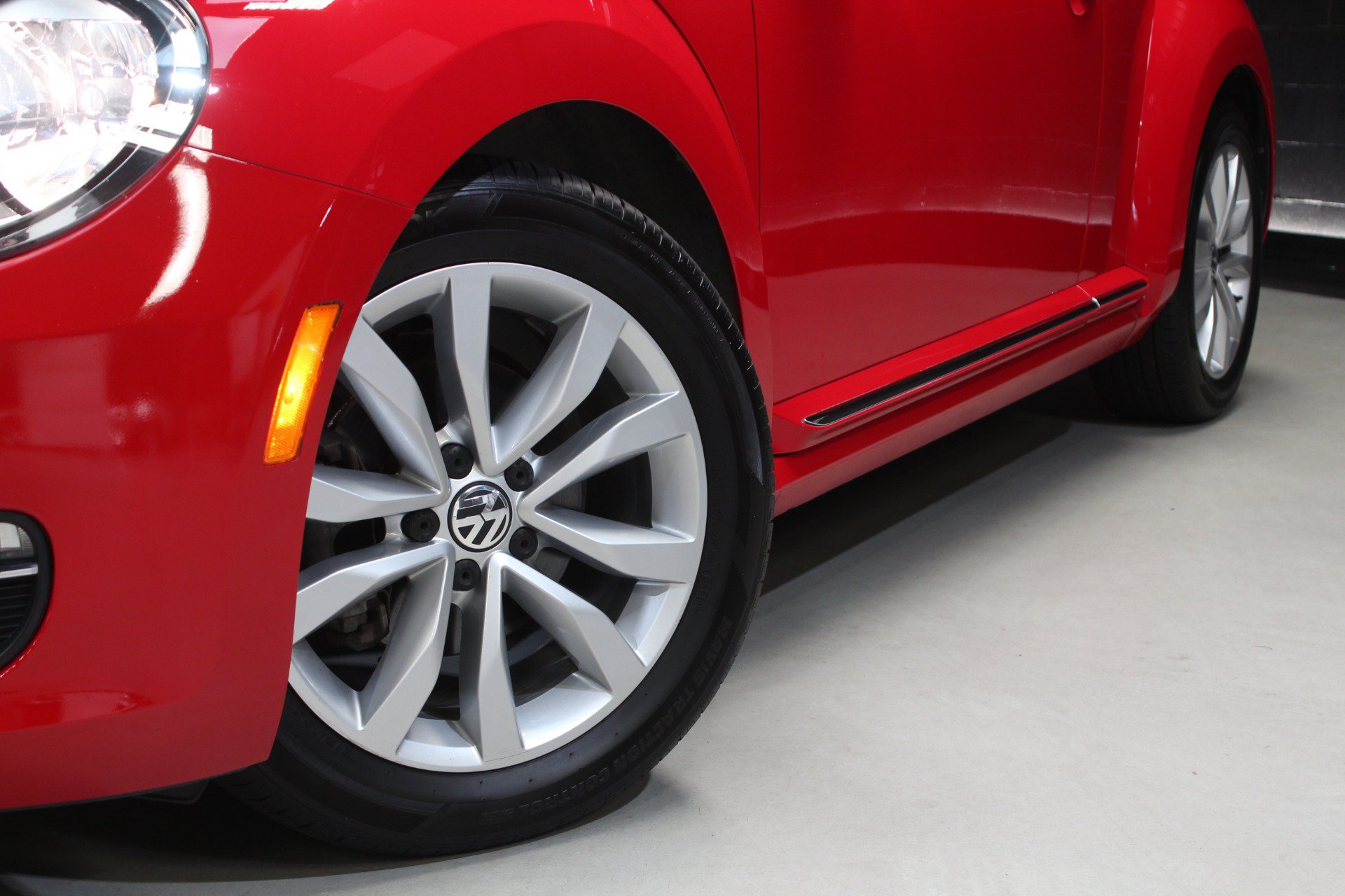 Used 2014 Volkswagen Beetle TDI FWD image 26