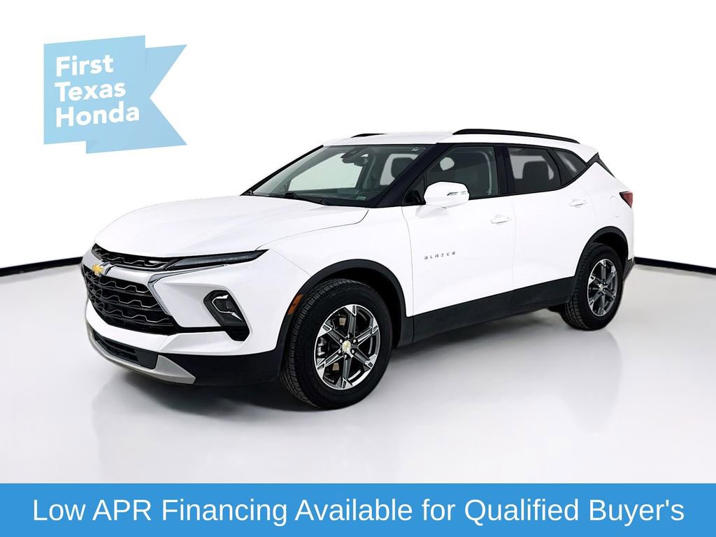 Used 2023 Chevrolet Blazer LT FWD image 3