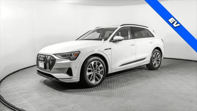 Used 2021 Audi e-tron Premium Plus w/ Premium Plus Package image 2