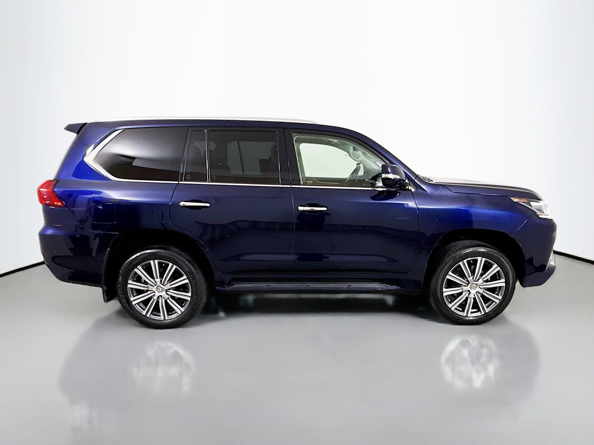 Used 2017 Lexus LX 570 4WD w/ Luxury Package image 8