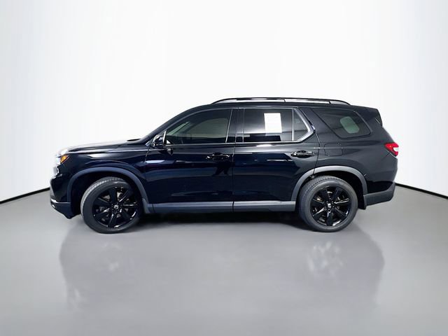 Used 2025 Honda Pilot Black Edition image 5