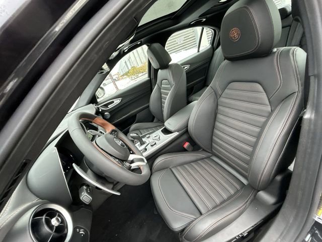 New 2025 Alfa Romeo Giulia AWD w/ Driving Assist Package image 11