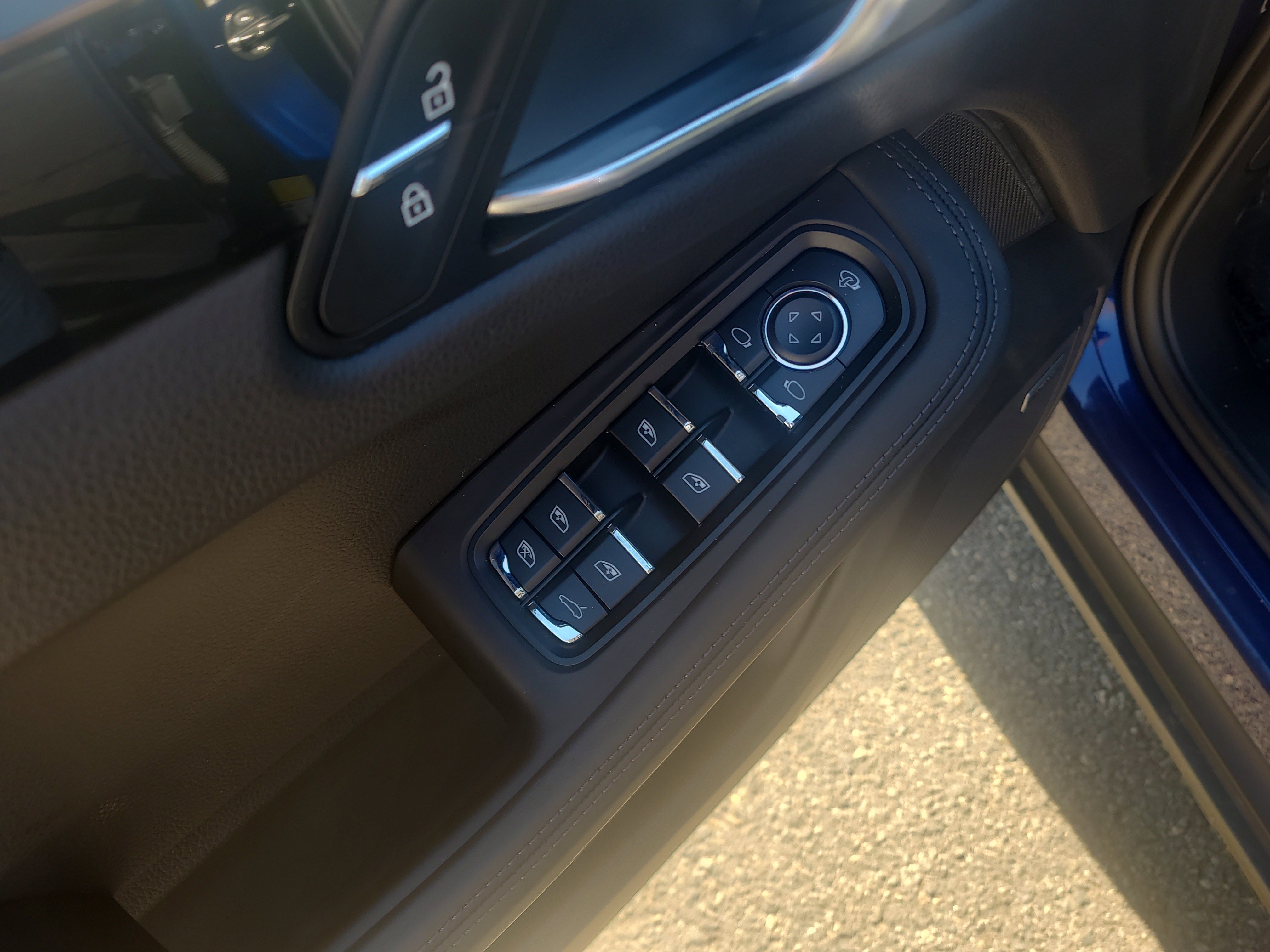 Used 2023 Porsche Macan S image 14