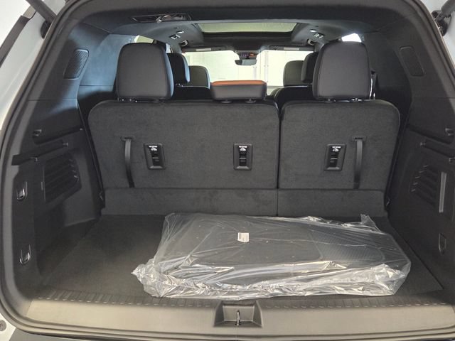 New 2027 Chevrolet Traverse Z71 w/ Enhanced Driving Package AWD/4WD image 15