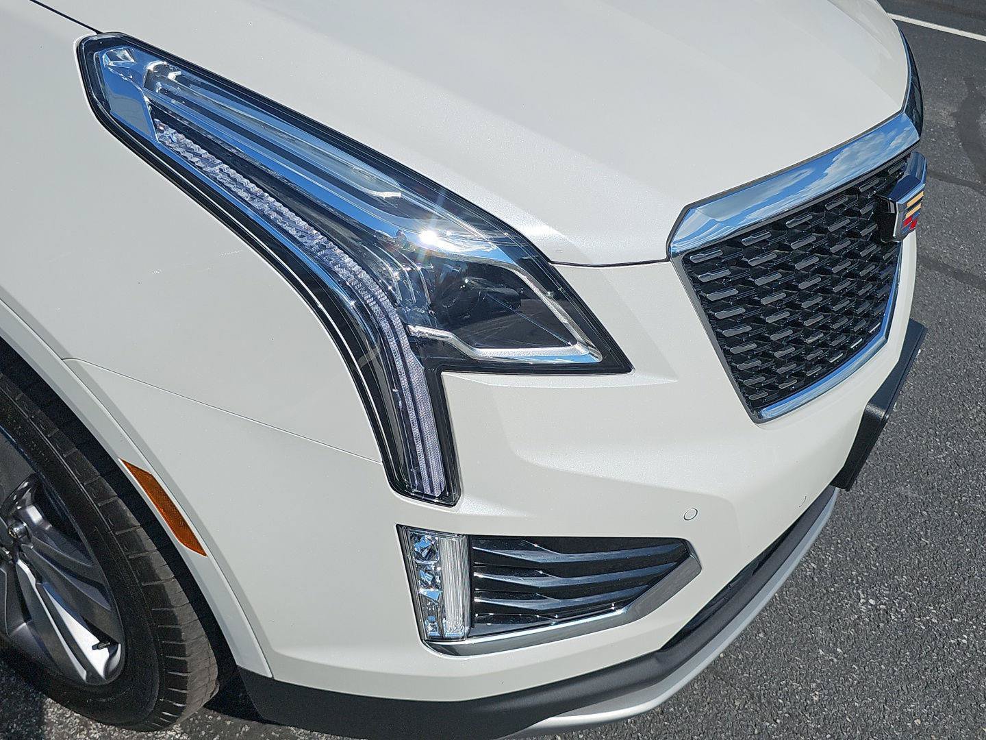 Used 2025 Cadillac XT5 Premium Luxury w/ LPO, Floor Liner Package AWD/4WD image 36