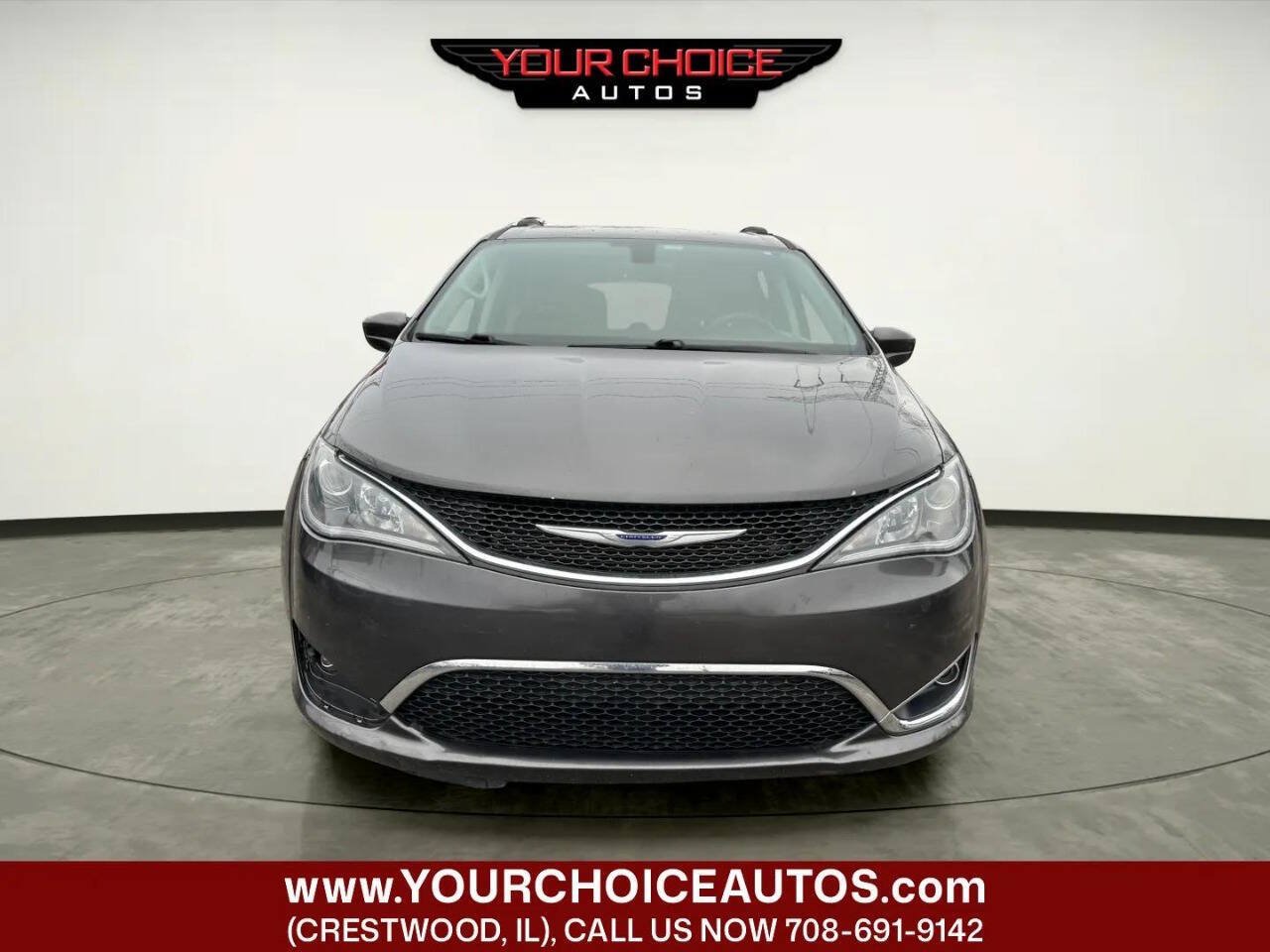 Used 2019 Chrysler Pacifica Touring-L FWD image 8