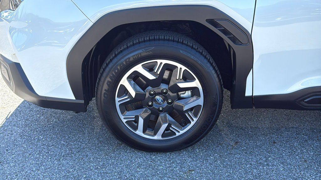 Certified 2025 Subaru Forester Premium AWD/4WD image 8