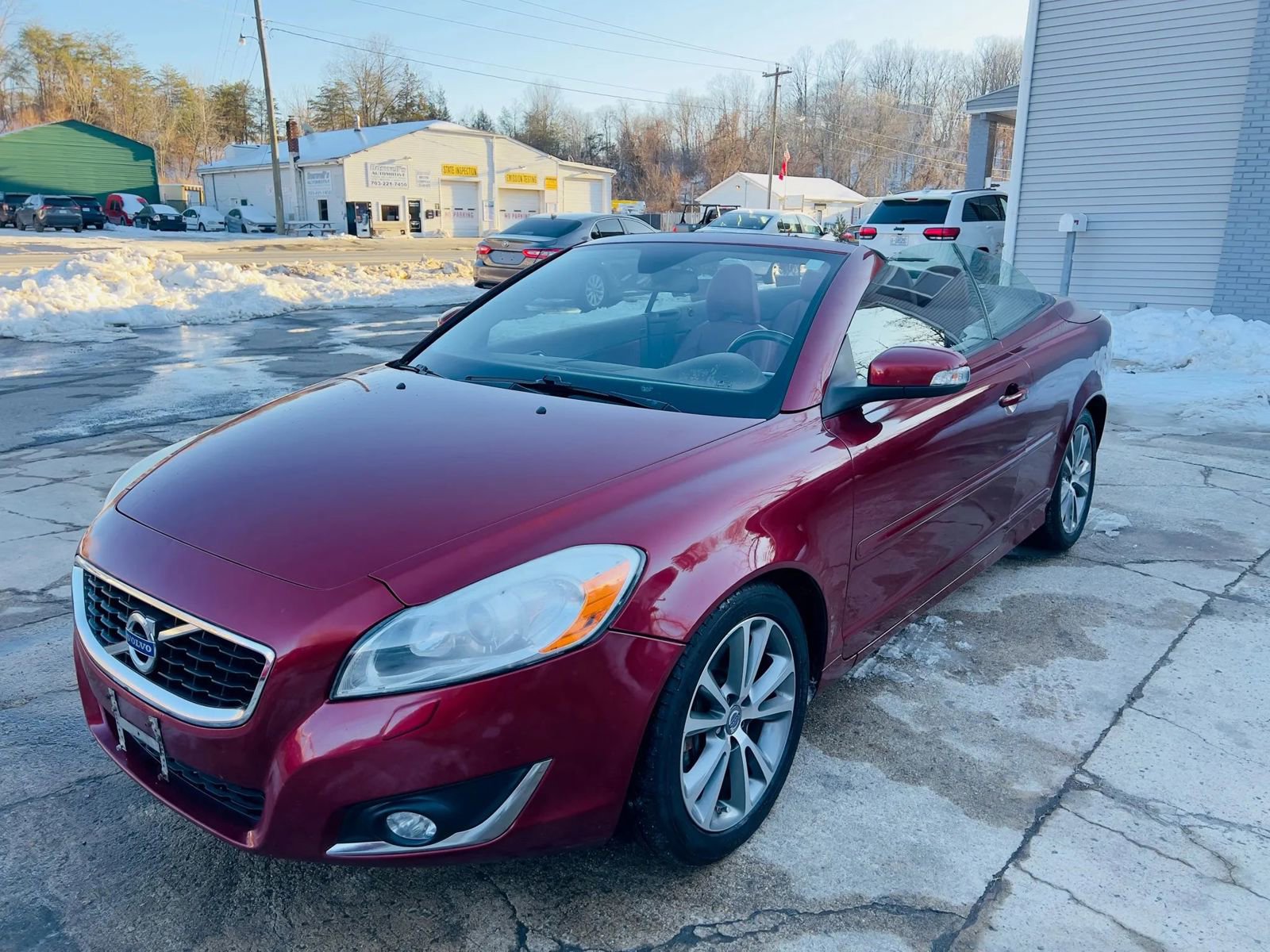 Used 2013 Volvo C70 T5 image 1
