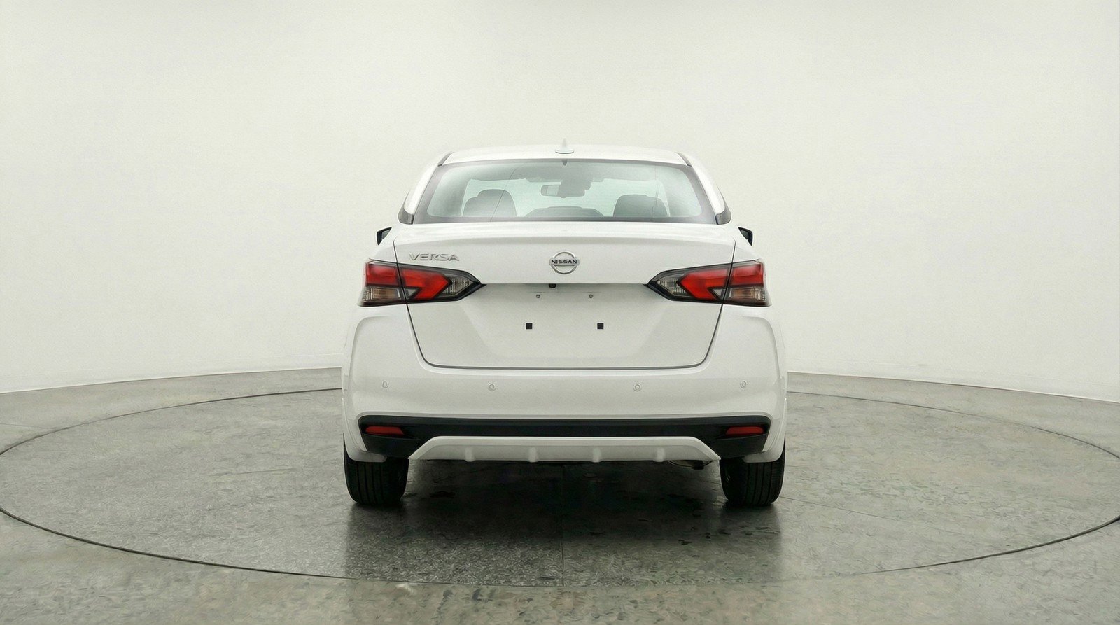 Used 2025 Nissan Versa SV image 7
