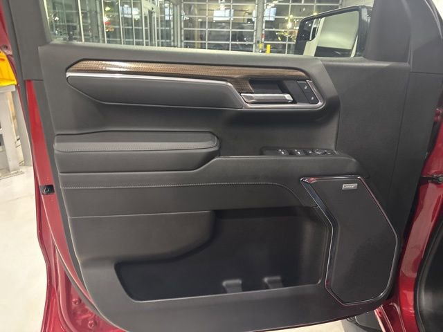 Used 2025 Chevrolet Silverado 1500 LT Trail Boss w/ Convenience Package II image 12