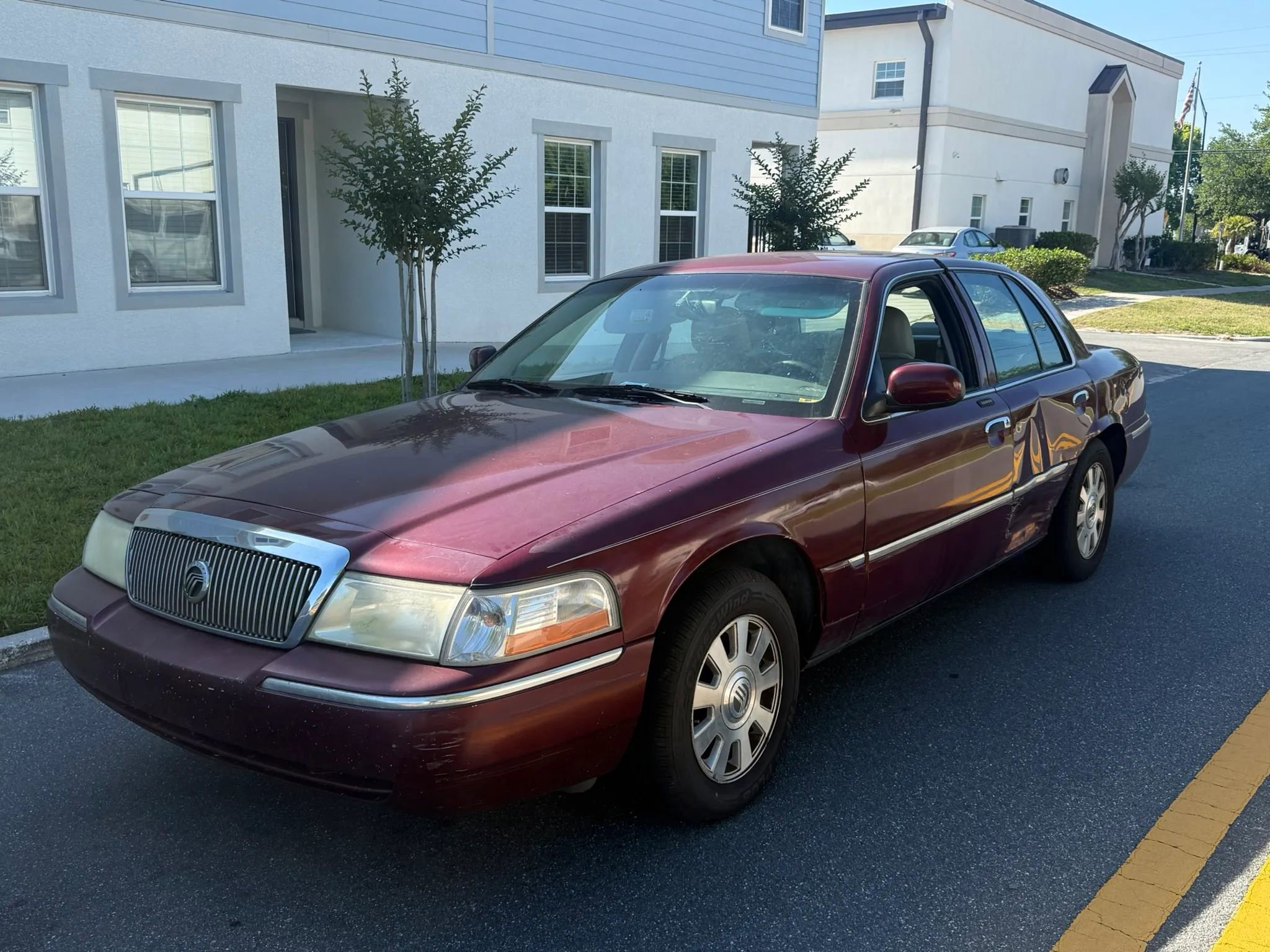 Used 2004 Mercury Grand Marquis LS RWD image 2