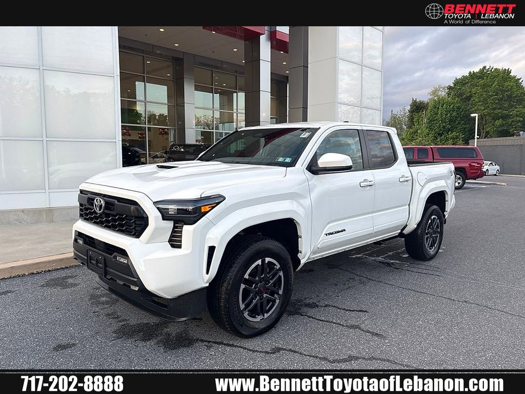 Certified 2024 Toyota Tacoma TRD Sport AWD/4WD image 1