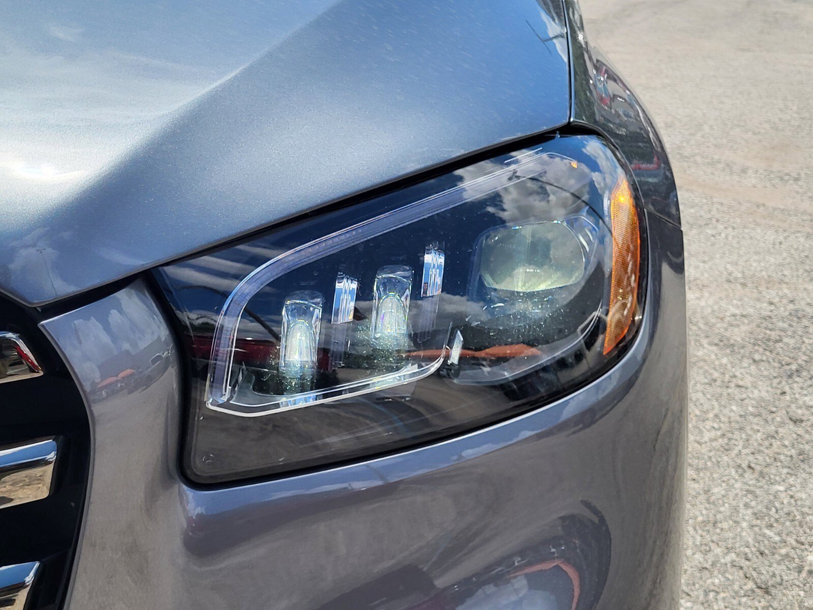 Used 2024 Mercedes-Benz GLS 580 4MATIC image 9