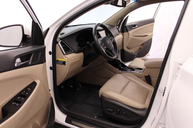 Used 2016 Hyundai Tucson Limited w/ Option Group 03 FWD image 15