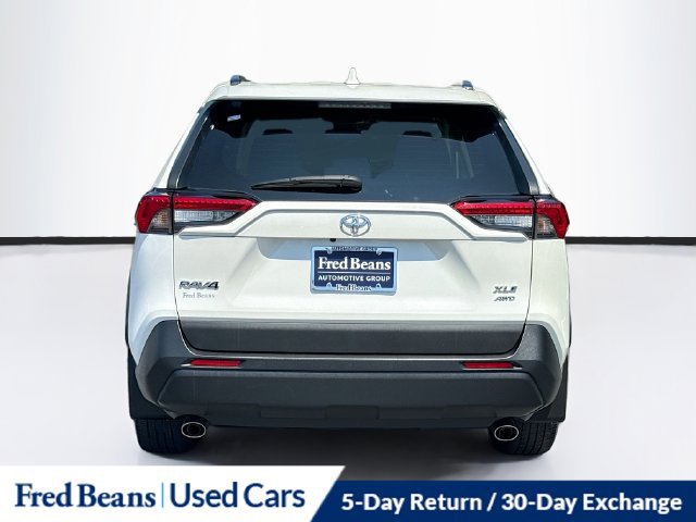 Used 2021 Toyota RAV4 XLE Premium AWD/4WD image 7