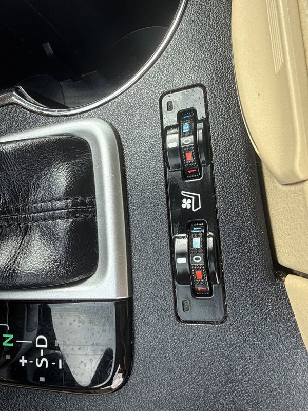 Used 2015 Toyota Highlander Limited w/ Driver Technology Package image 18