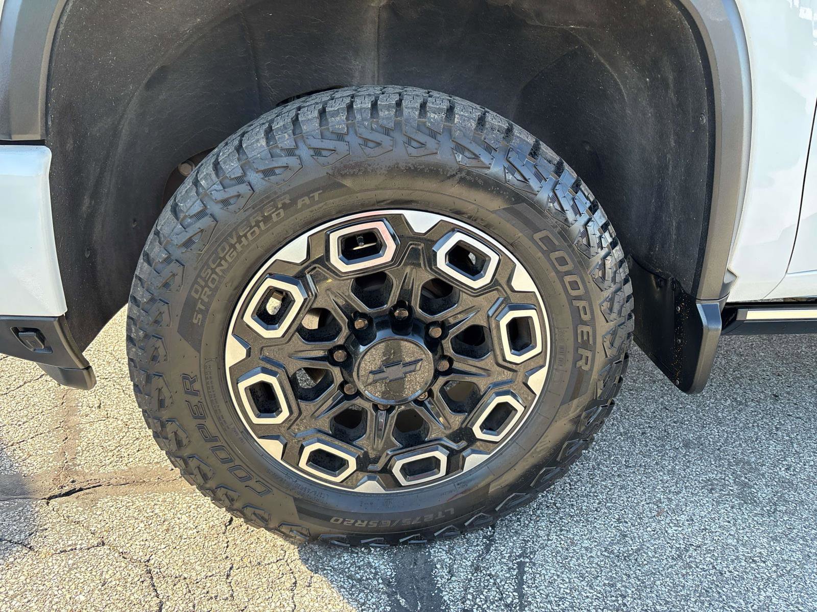 Used 2024 Chevrolet Silverado 2500 High Country w/ High Country Premium Package AWD/4WD image 7