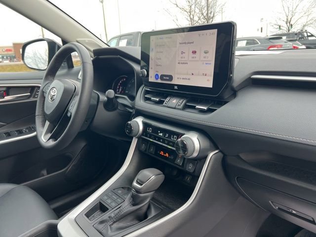 Used 2023 Toyota RAV4 XLE Premium image 33