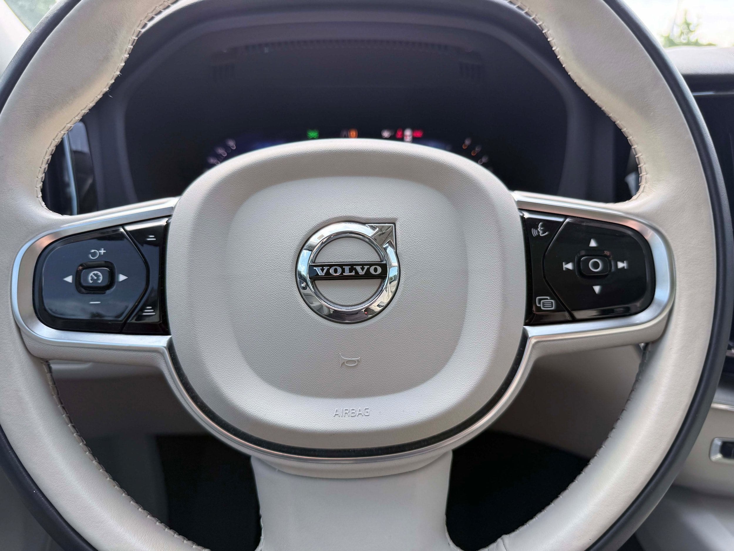 Certified 2024 Volvo XC60 B5 Plus w/ Protection Package Premier AWD/4WD image 14
