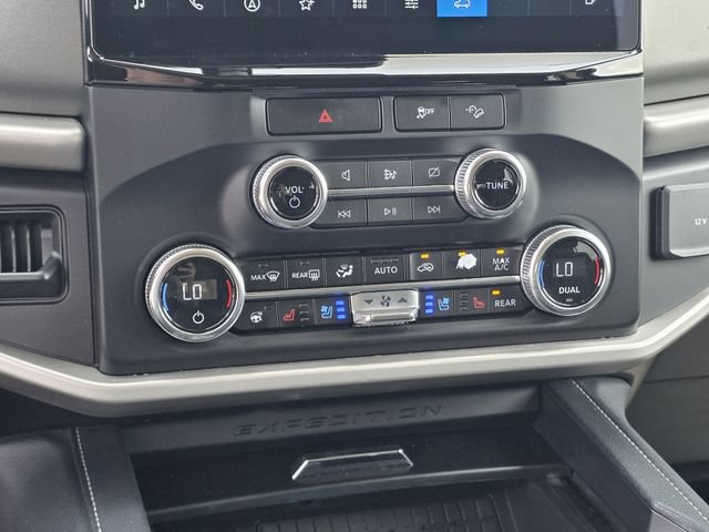 Used 2023 Ford Expedition XLT AWD/4WD image 25