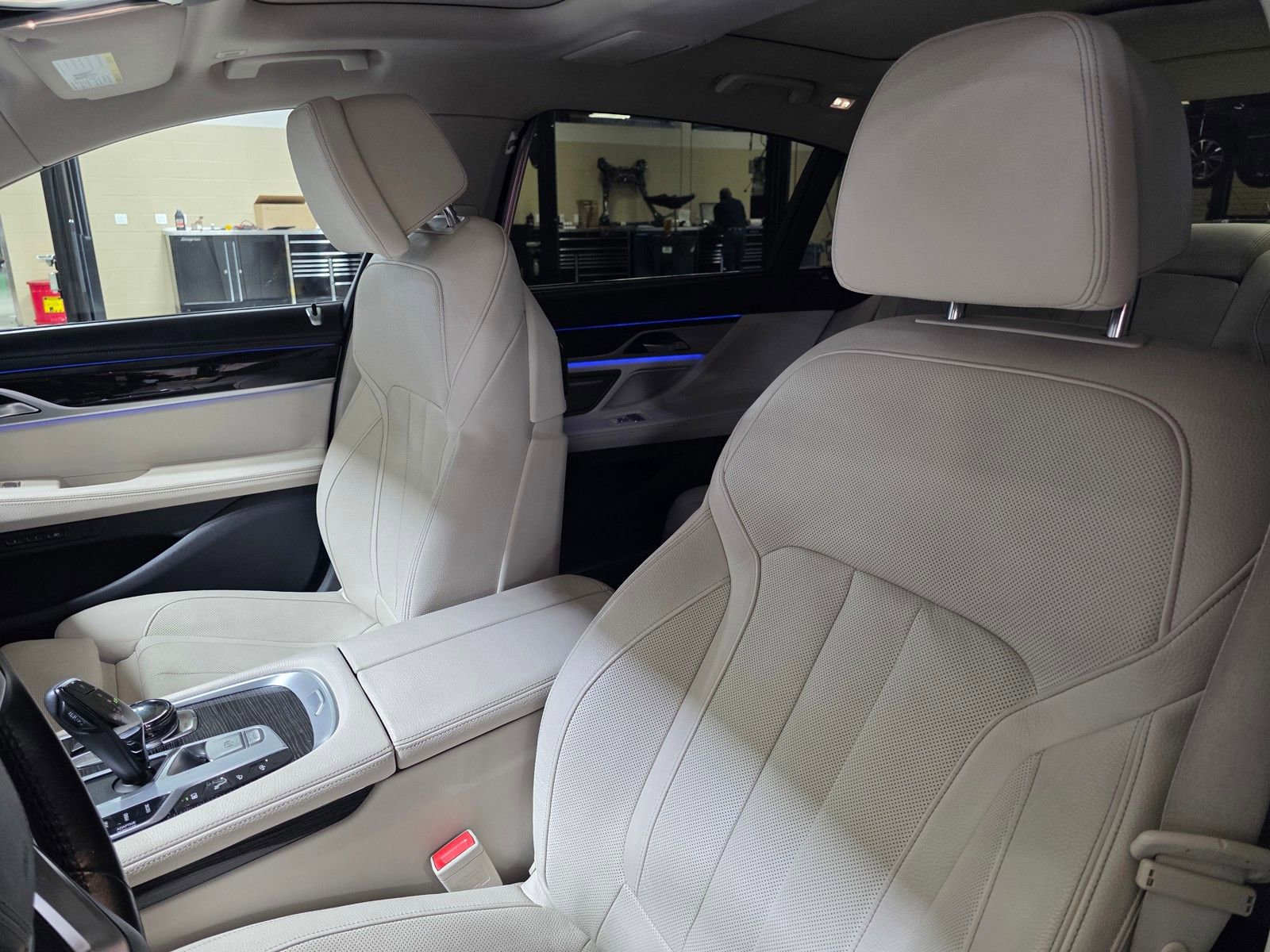 Used 2020 BMW 745e xDrive image 24