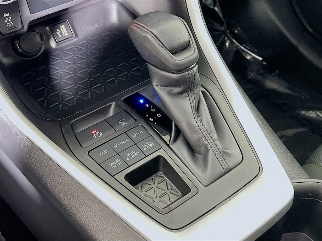 Certified 2025 Toyota RAV4 XLE AWD/4WD image 16