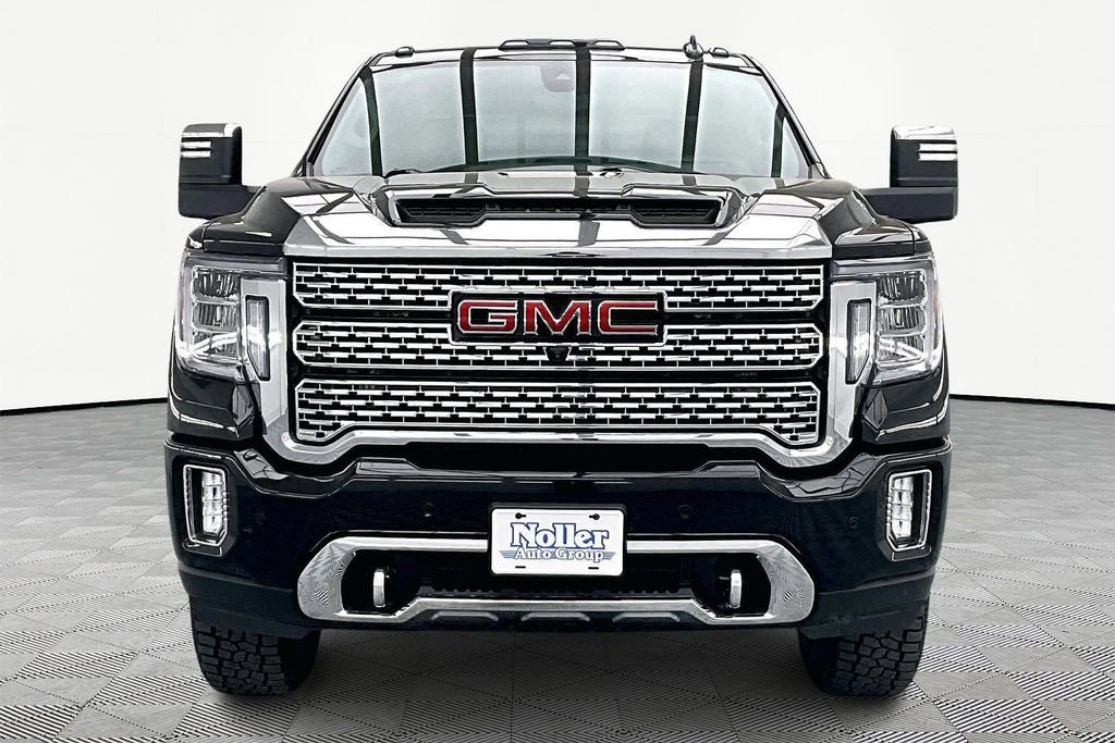 Used 2021 GMC Sierra 2500 Denali w/ Denali Black Diamond Edition image 3