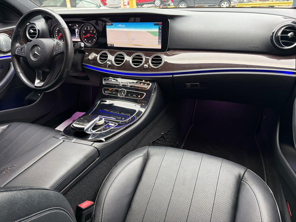 Used 2017 Mercedes-Benz E 300 4MATIC image 38
