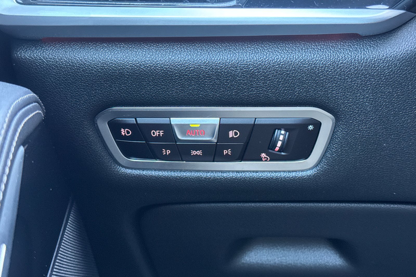 Used 2022 BMW X7 xDrive40i w/ M Sport Package AWD/4WD image 40